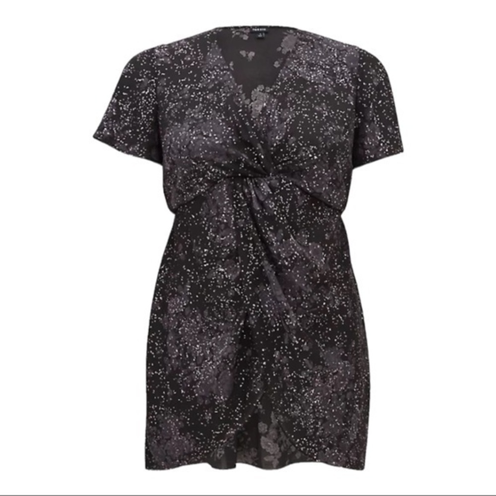 TORRID BLACK FLORAL GEORGETTE TWIST FRONT BABYDOLL TUNIC